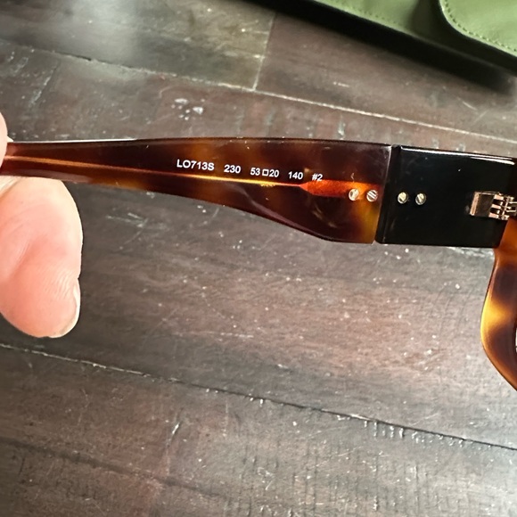 Longchamp Tortoise Sunglasses with Green Case - Picture 3 of 4